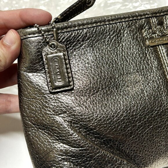 COACH silver leather wristlet with purple satin lining NWOT - Picture 4 of 4